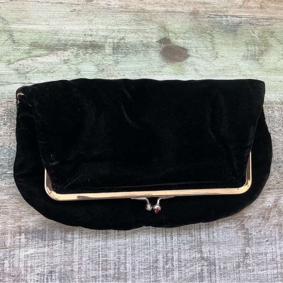 Black Velvet Fold Over Clutch Purse Clasp Red Rein Stone Tips - Picture 1 of 8